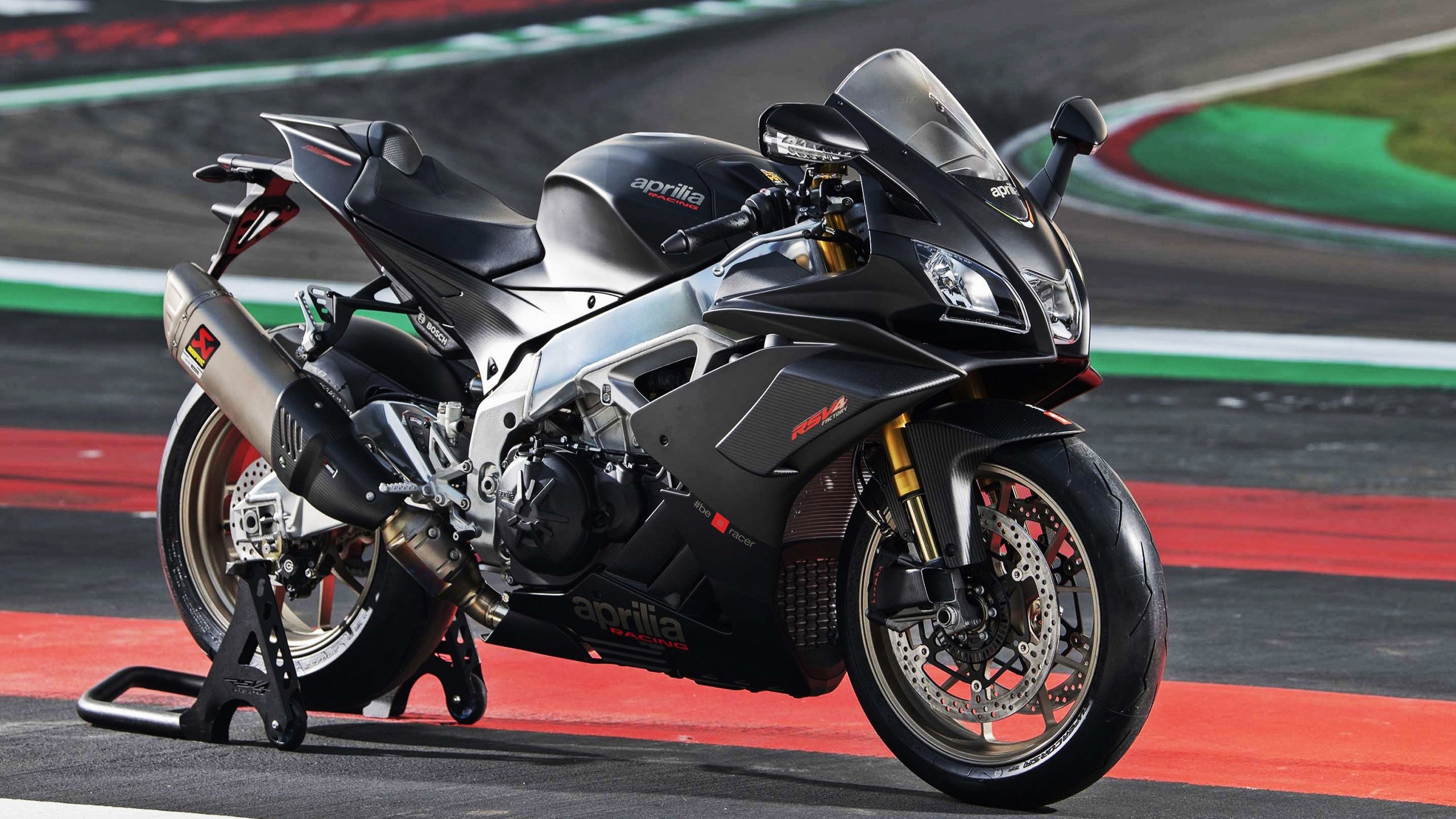 网球天王德约科维奇再创神迹，网球名将德约科维奇简介